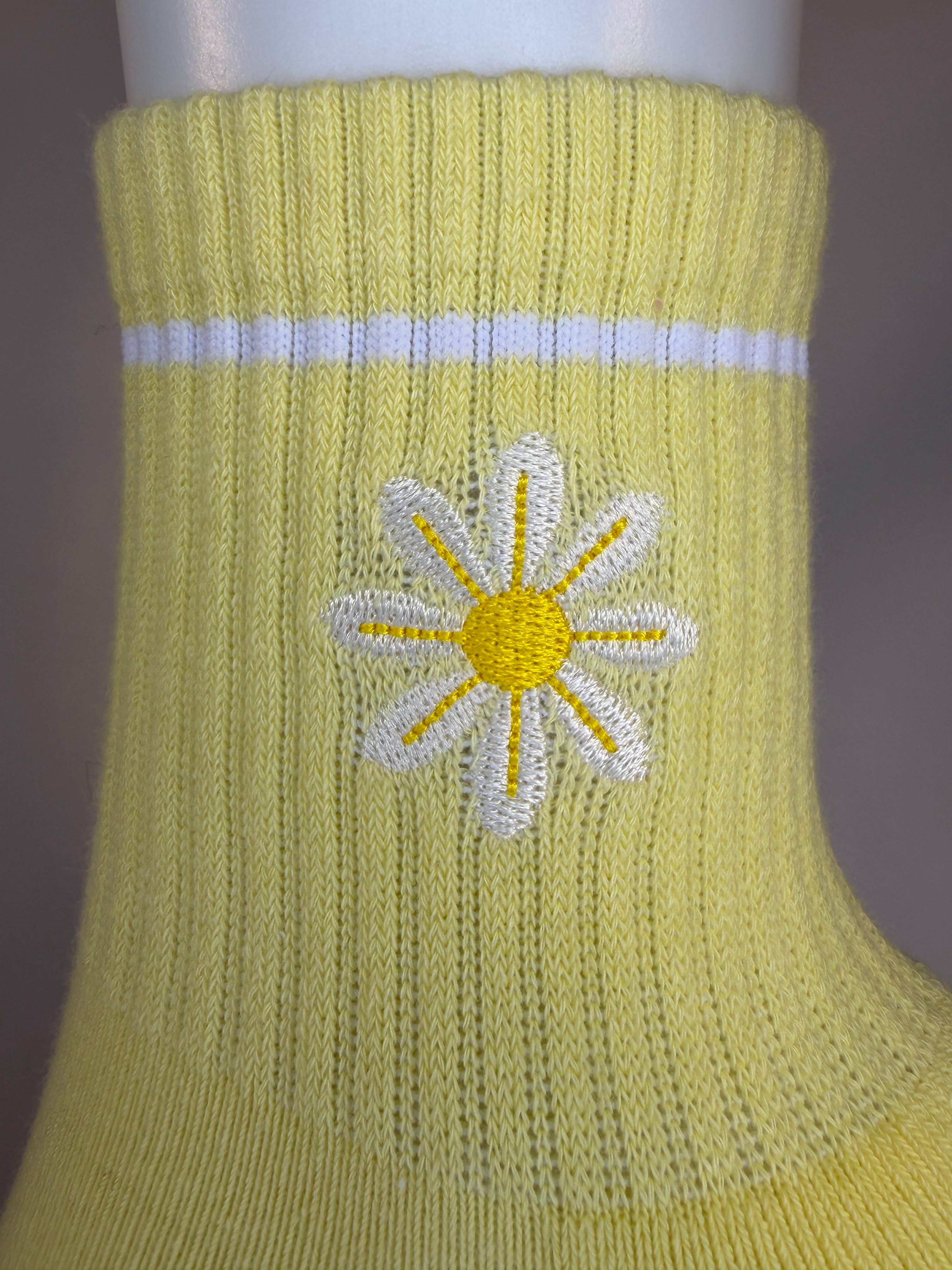 Daisy Daze Grip Socks