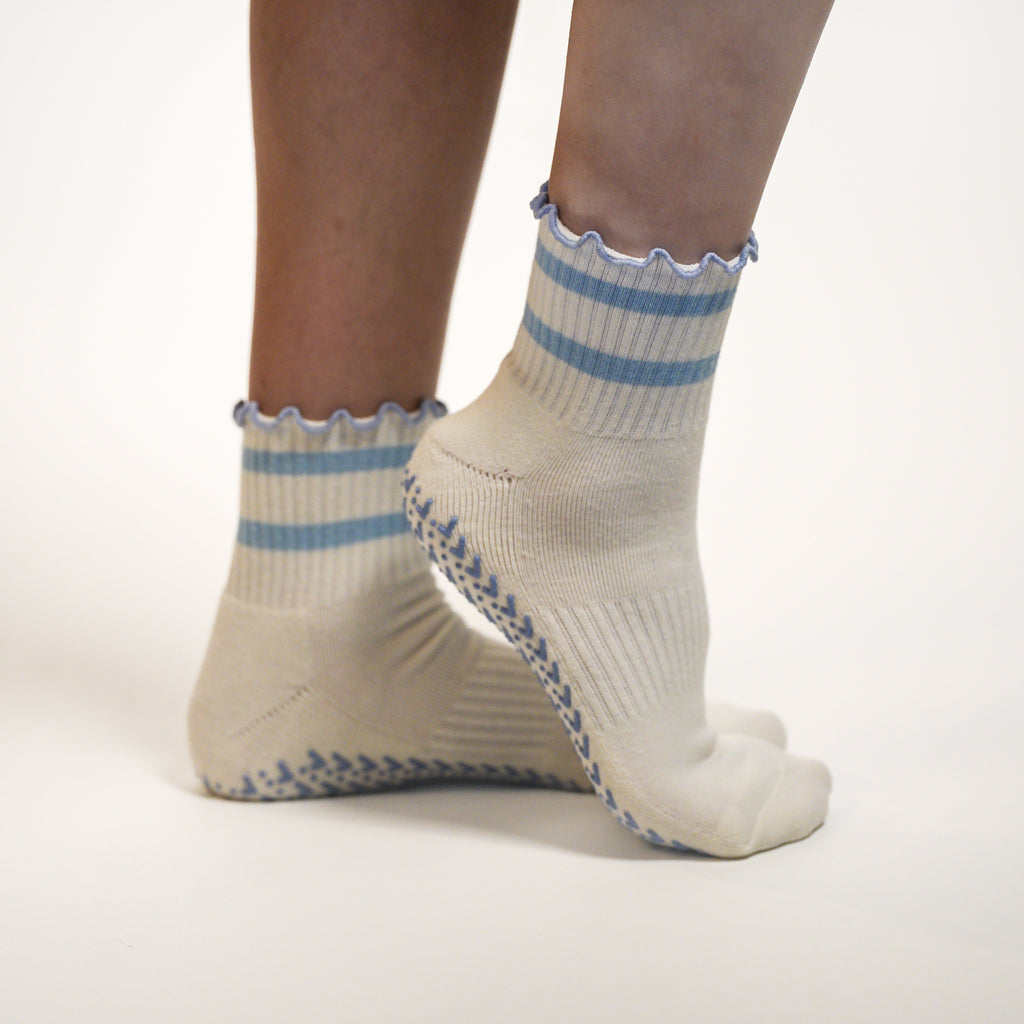 Ruffles have more fun Snow white Grip Socks