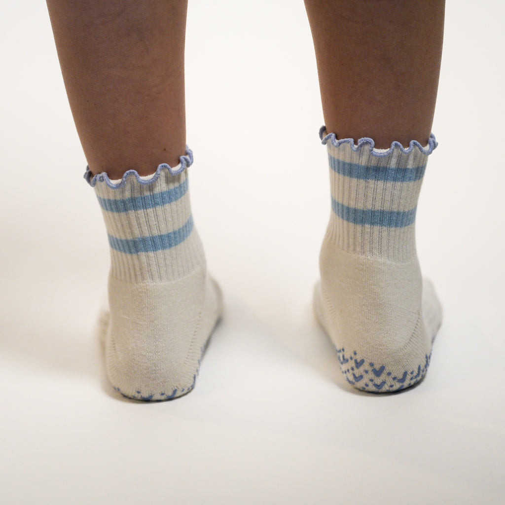 Ruffles have more fun Snow white Grip Socks